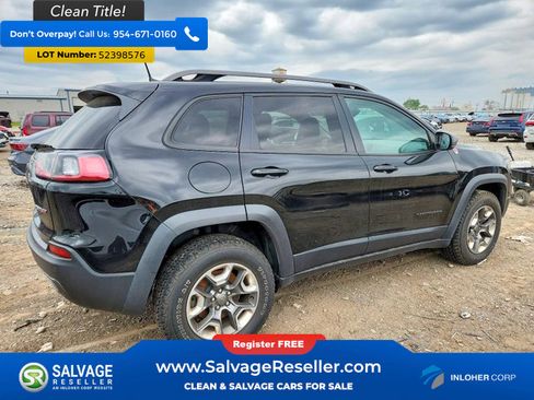 Used 2019 Jeep Cherokee Trailhawk w/ Comfort/Convenience Group AWD/4WD image 4