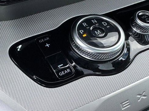 Used 2025 Ford Expedition Active image 24