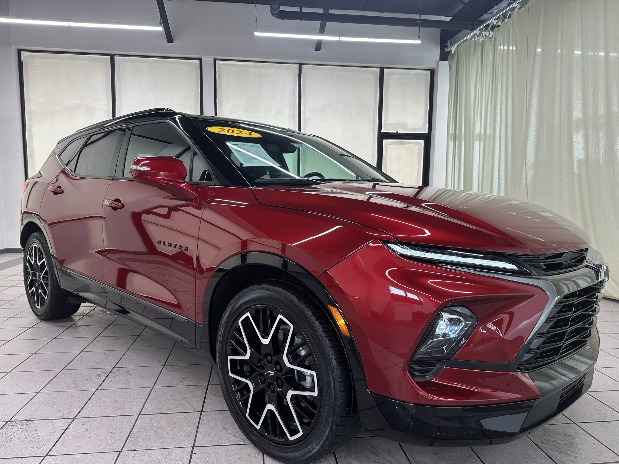 Used 2024 Chevrolet Blazer RS w/ Driver Confidence II Package FWD image 2