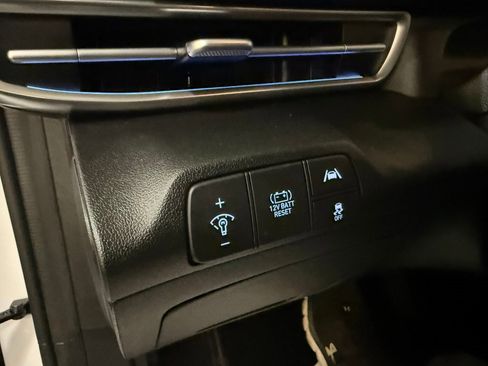 Certified 2023 Hyundai Elantra Limited image 36