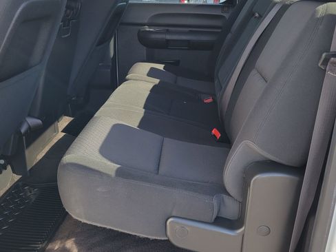 Used 2013 Chevrolet Silverado 1500 LT w/ Suspension Package, Off-Road image 8