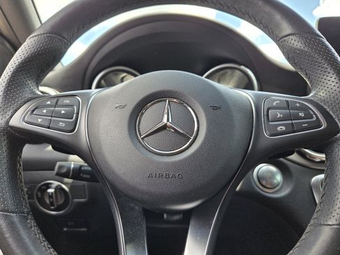 Used 2020 Mercedes-Benz GLA 250 4MATIC image 26