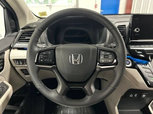 Certified 2026 Honda Odyssey Elite image 17