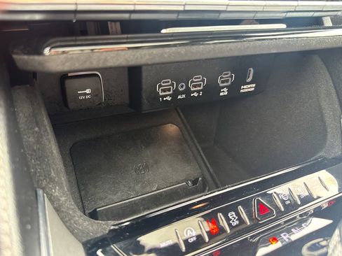 Used 2023 Jeep Wagoneer Series II w/ Convenience Group I AWD/4WD image 32