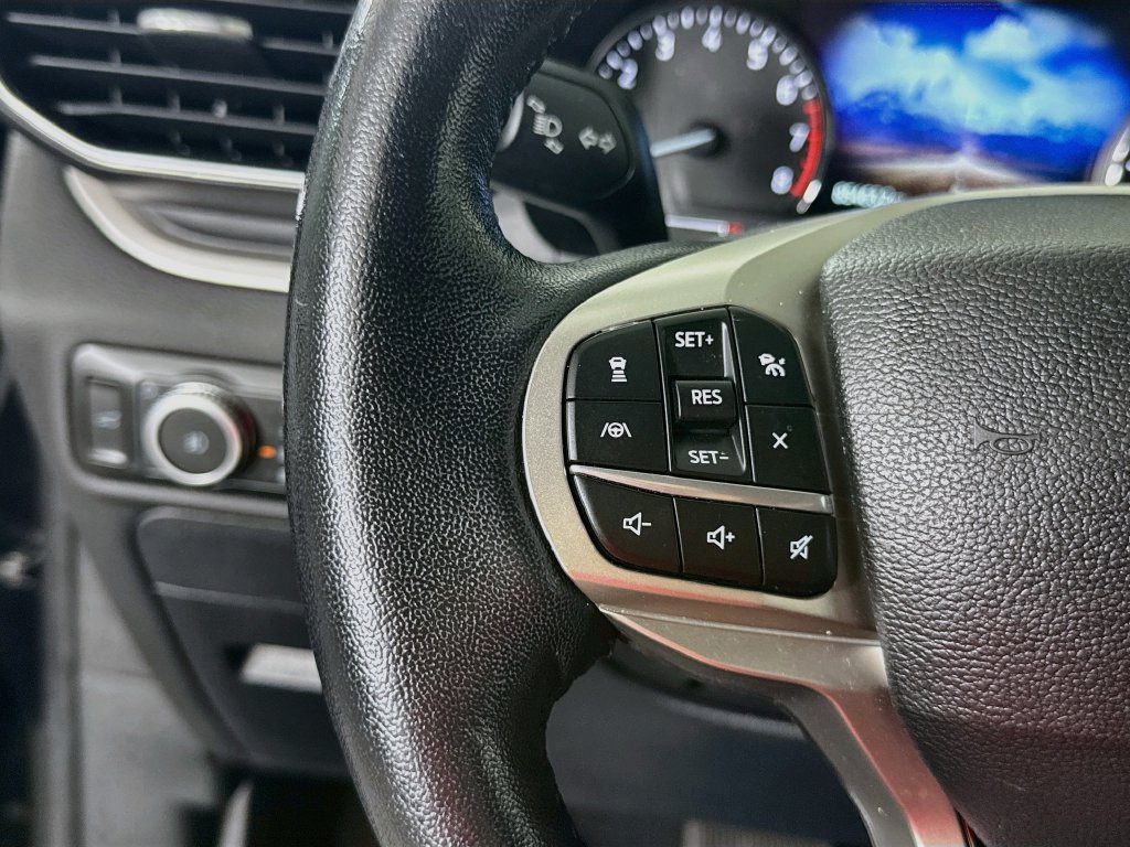 Used 2022 Ford Explorer XLT w/ Equipment Group 202A AWD/4WD image 21