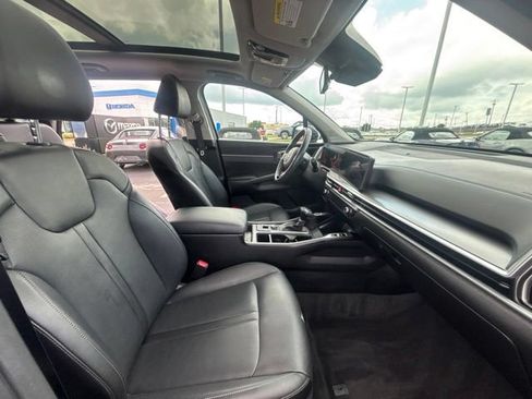 Used 2024 Kia Sorento S w/ Panoramic Sunroof Package FWD image 23