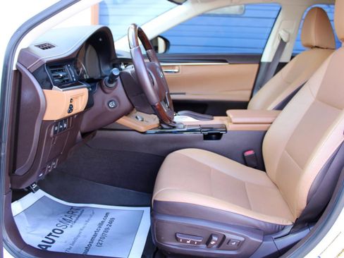 Used 2017 Lexus ES 350 w/ Navigation System Package image 17