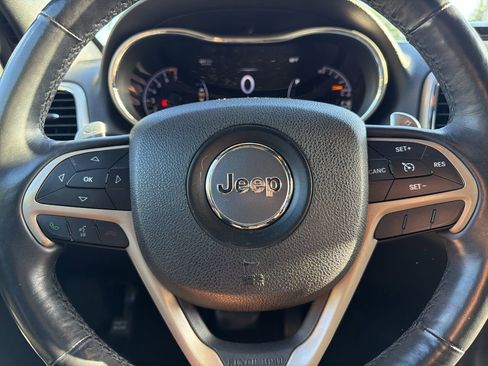 Used 2014 Jeep Grand Cherokee Limited w/ Luxury Group II image 9