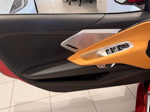 Used 2021 Chevrolet Corvette Stingray Premium Conv w/ Z51 Performance Package image 21