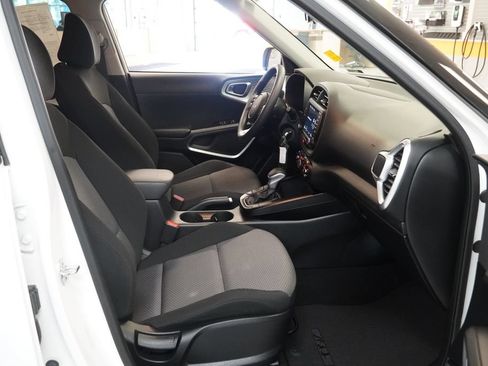 Used 2022 Kia Soul LX FWD image 26