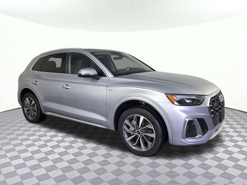 Used 2023 Audi Q5 2.0T Premium w/ Convenience Package AWD/4WD image 2