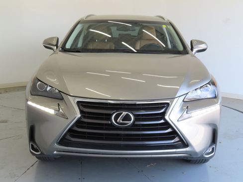 Used 2016 Lexus NX 200t FWD image 10