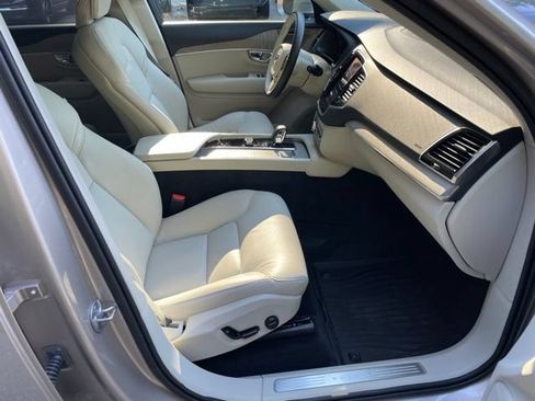 Certified 2024 Volvo XC90 B6 Plus w/ Protection Package AWD/4WD image 13