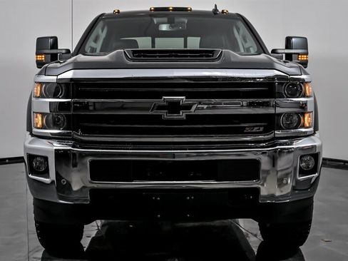 Used 2019 Chevrolet Silverado 2500 LTZ w/ Duramax Plus Package image 4