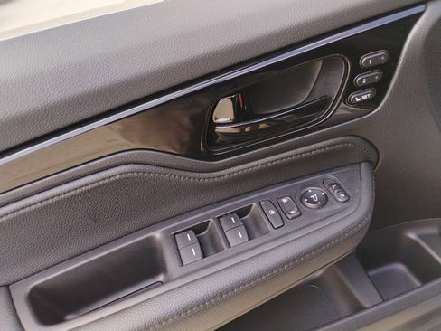 Certified 2024 Honda Odyssey Touring image 32