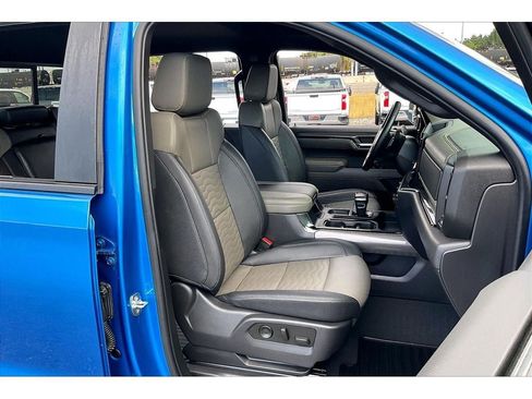 Used 2023 Chevrolet Silverado 1500 ZR2 w/ Technology Package AWD/4WD image 8