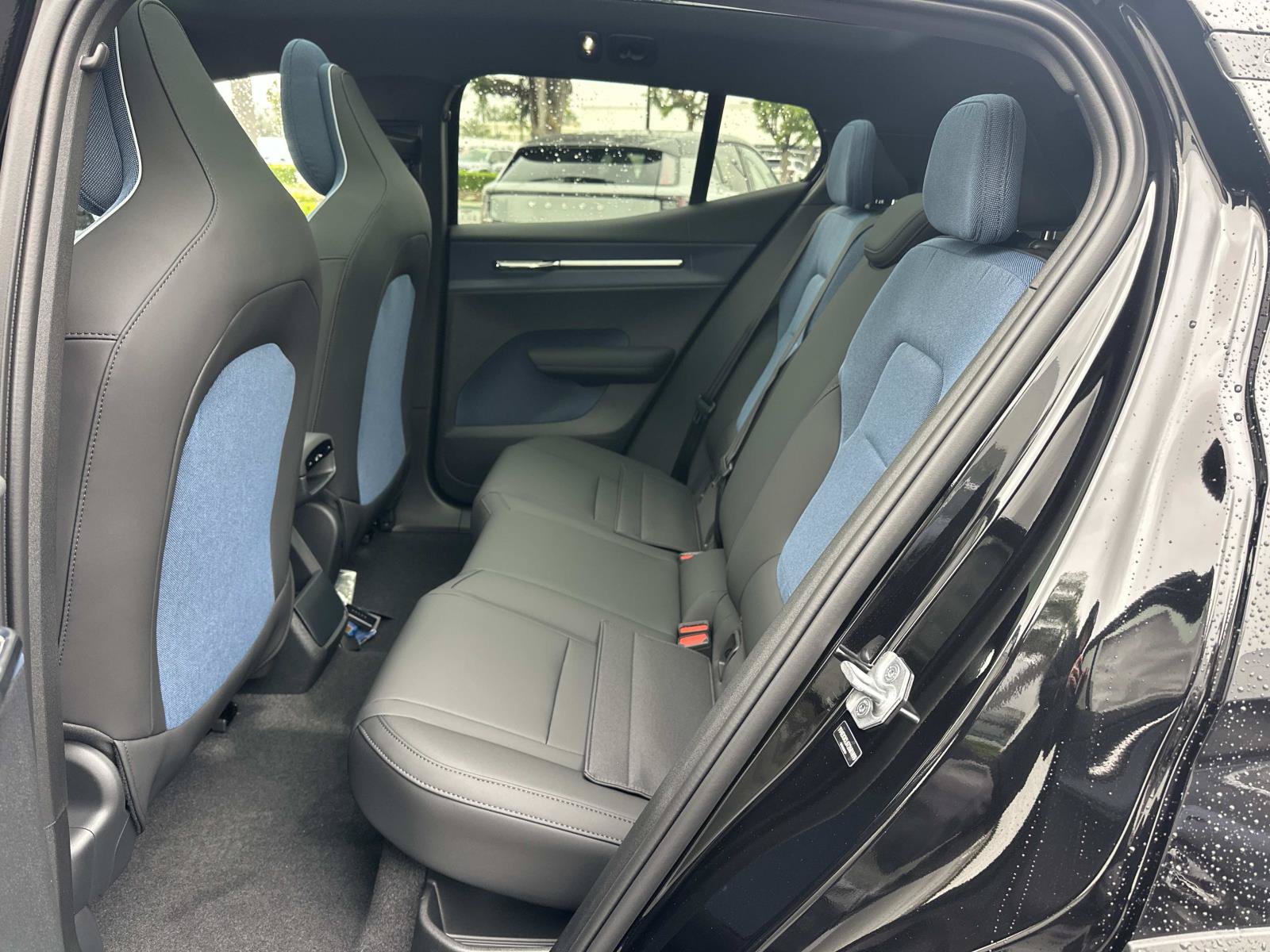 New 2026 Volvo EX30 Cross Country Ultra w/ Protection Package Premier AWD/4WD image 17