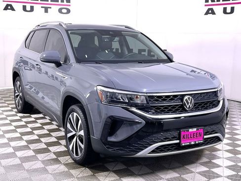 Used 2024 Volkswagen Taos SE image 9