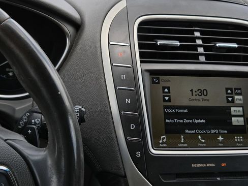 Used 2016 Lincoln MKX Select w/ Select Plus Package FWD image 27