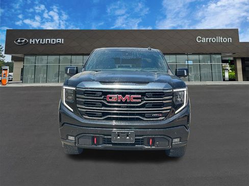 Used 2024 GMC Sierra 1500 AT4 w/ Technology Package AWD/4WD image 2