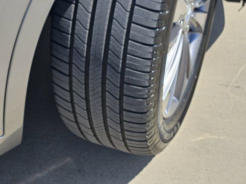 Certified 2025 Cadillac XT6 Premium Luxury FWD image 13