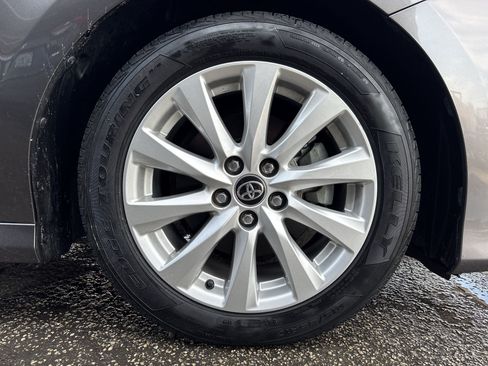 Used 2020 Toyota Camry LE FWD image 18