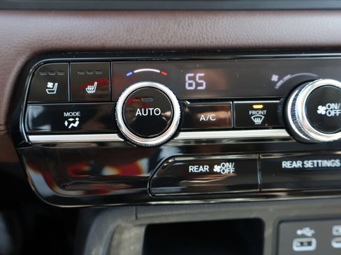 Used 2025 Honda Pilot Elite image 30
