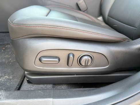 Used 2026 Chevrolet Trax RS w/ Sunroof Package FWD image 14