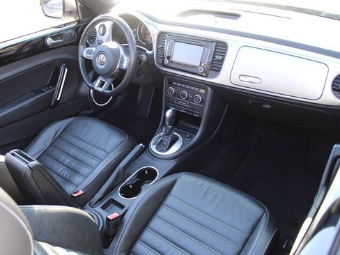 Used 2014 Volkswagen Beetle TDI image 15