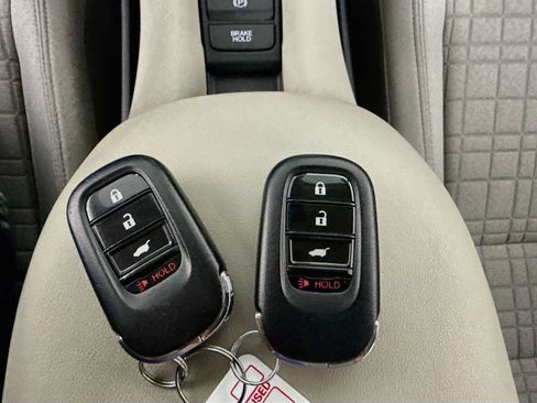 Used 2023 Honda HR-V LX image 22