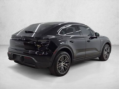 Used 2025 Porsche Macan 4S Electric AWD/4WD image 5