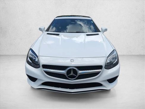 Used 2017 Mercedes-Benz SLC 300 image 2