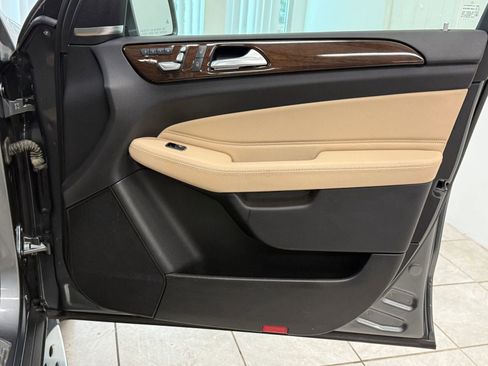 Used 2018 Mercedes-Benz GLS 450 4MATIC image 25