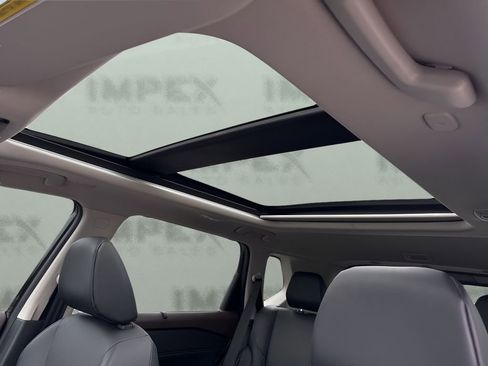 Used 2023 Nissan Rogue SV w/ SV Premium Package image 11