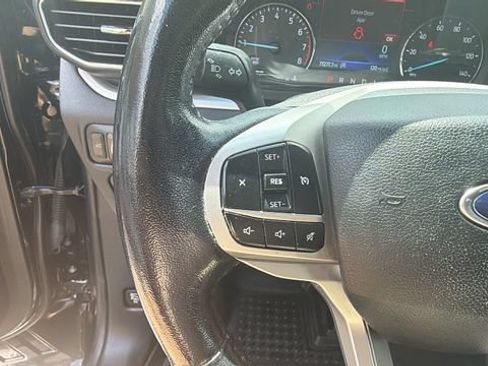 Used 2021 Ford Explorer XLT AWD/4WD image 29