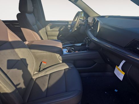 New 2026 Chevrolet Suburban LT w/ Comfort Package image 15