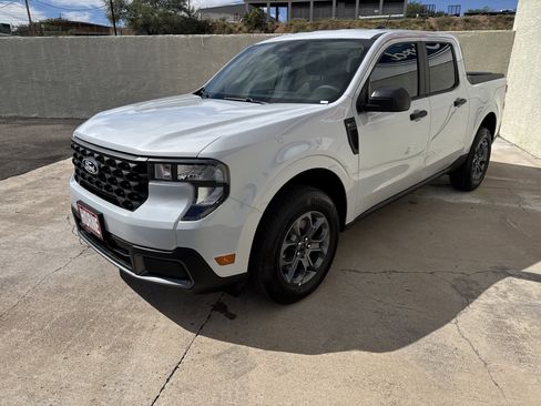 New 2025 Ford Maverick XLT image 3