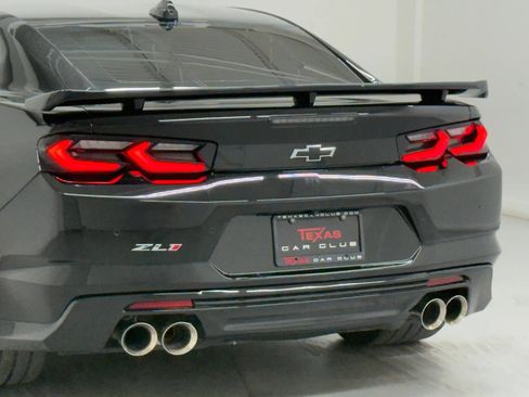 Used 2022 Chevrolet Camaro ZL1 RWD image 32