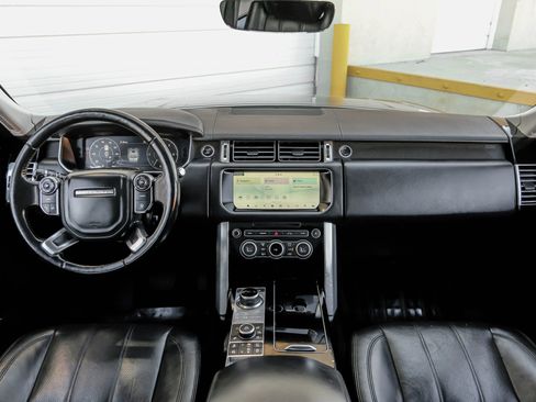 Used 2017 Land Rover Range Rover HSE image 17