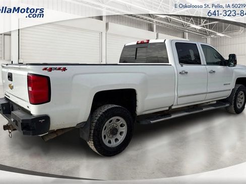 Used 2018 Chevrolet Silverado 2500 LTZ image 3