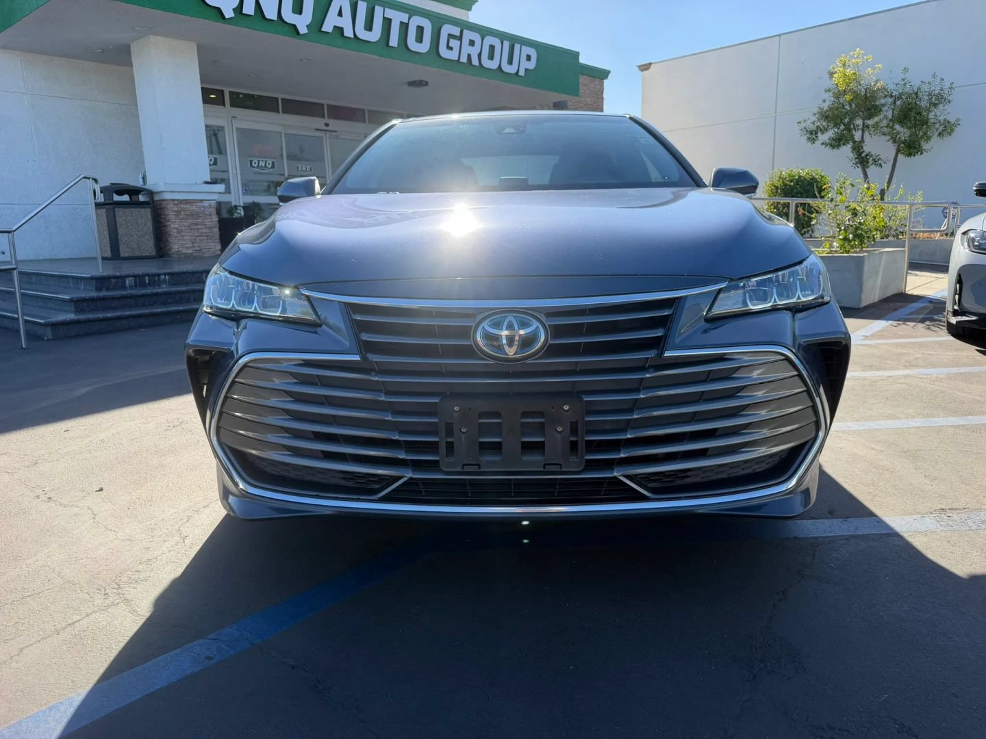 Used 2021 Toyota Avalon XLE FWD image 3