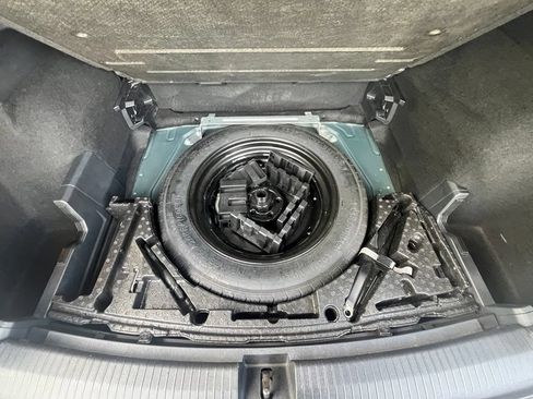 Used 2020 Volkswagen Tiguan SEL AWD/4WD image 30