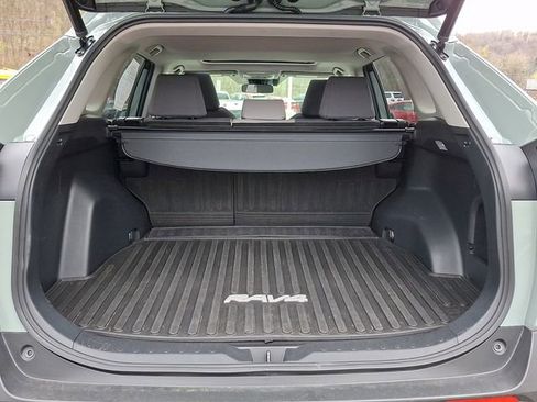 Used 2020 Toyota RAV4 XLE w/ Convenience Package image 28