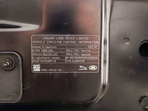 Used 2024 Land Rover Defender 110 X AWD/4WD image 28