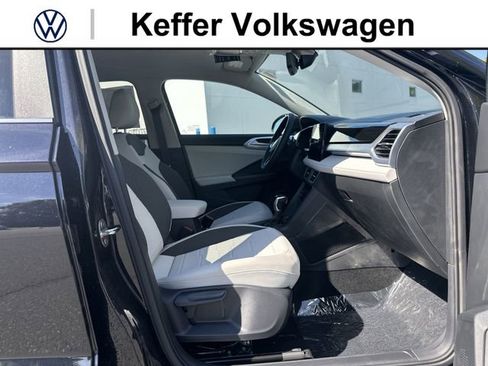New 2026 Volkswagen Taos SE FWD image 28