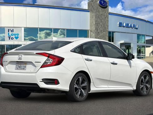 Used 2017 Honda Civic Touring image 2