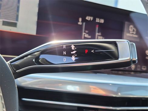 Certified 2025 Cadillac Escalade Sport Platinum w/ LPO, ONYX Package image 28