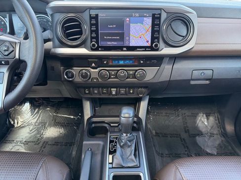Used 2021 Toyota Tacoma Limited AWD/4WD image 12