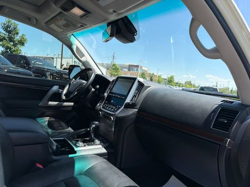 Used 2016 Toyota Land Cruiser AWD/4WD image 13