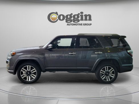 Used 2018 Toyota 4Runner Limited image 2